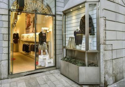 Pop-up shop in downtown Milan