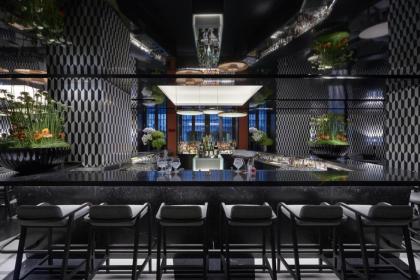 5-star hotel with convention center in central Mil