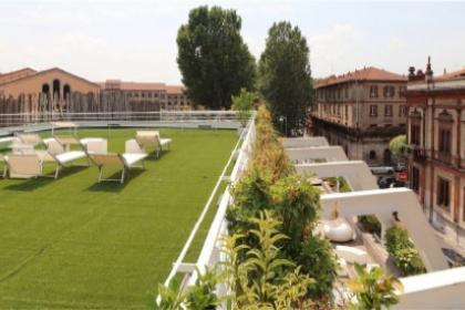 Two-level terrace in central Milan