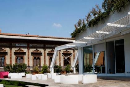 Two-level terrace in central Milan