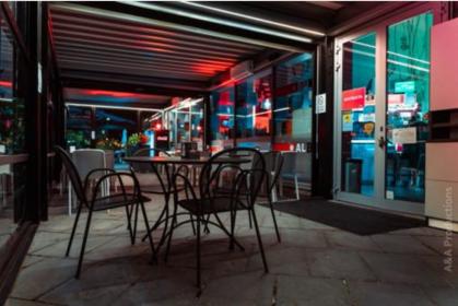 Cocktail bar with dehor in Garibaldi district