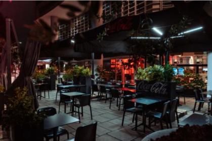 Cocktail bar with dehor in Garibaldi district