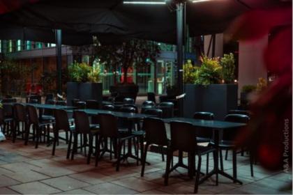 Cocktail bar with dehor in Garibaldi district