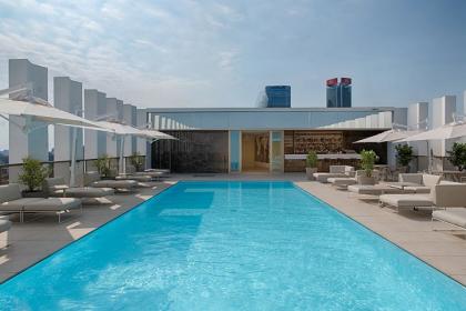 Luxury hotel City Life