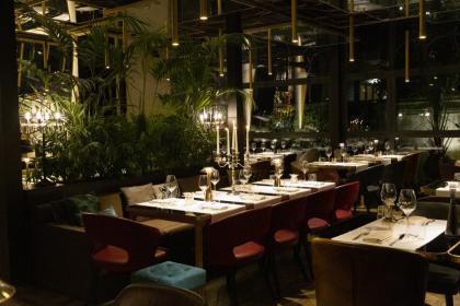 Restaurant with private rooms for events