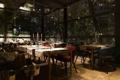 Restaurant with private rooms for events
