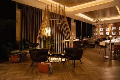 Restaurant with private rooms for events