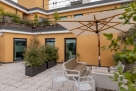 Building with double terrace in Cairoli