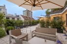 Building with double terrace in Cairoli
