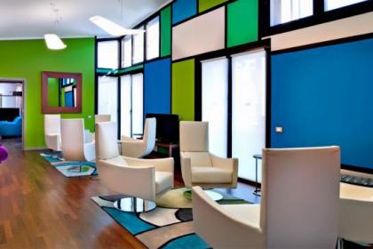 Hotel with plenary room and poolside garden