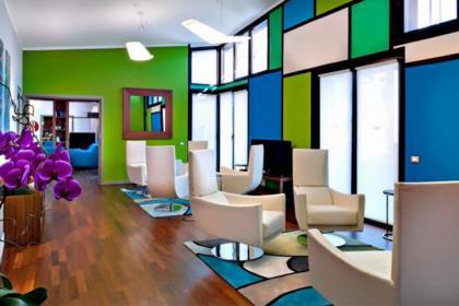 Hotel with plenary room and poolside garden