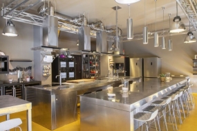 Equipped kitchen in Isola district