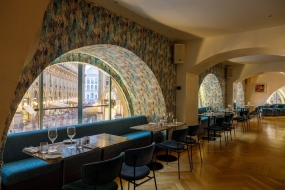 Restaurant with a view of the Duomo gallery