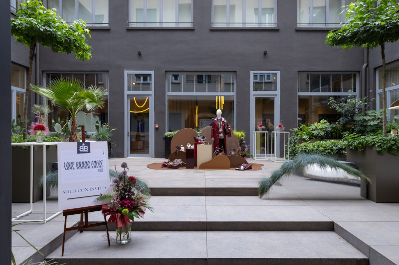 Referenza Bijou Brigitte: accessible elegance and summer style